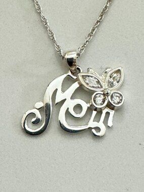 "MOM" Sterling Siler Pendant with Necklace. NWOT